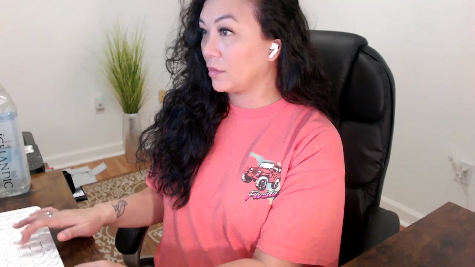 Gallery image thumbnail from MickaylaStar's myfreecams stream on, 01/20/2026, 18:00 image 17 of 20