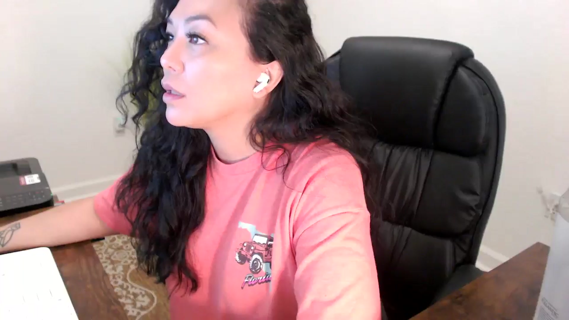 Gallery image thumbnail from MickaylaStar's myfreecams stream on, 01/20/2026, 18:00 image 7 of 20