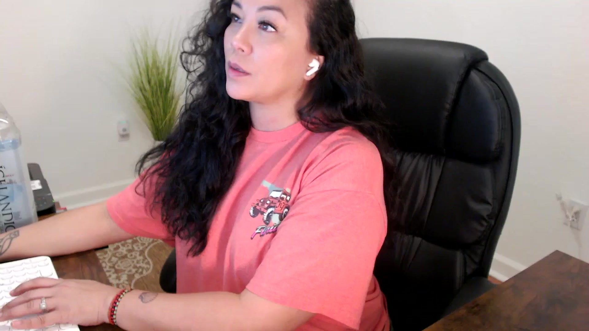 Gallery image thumbnail from MickaylaStar's myfreecams stream on, 01/20/2026, 18:00 image 19 of 20