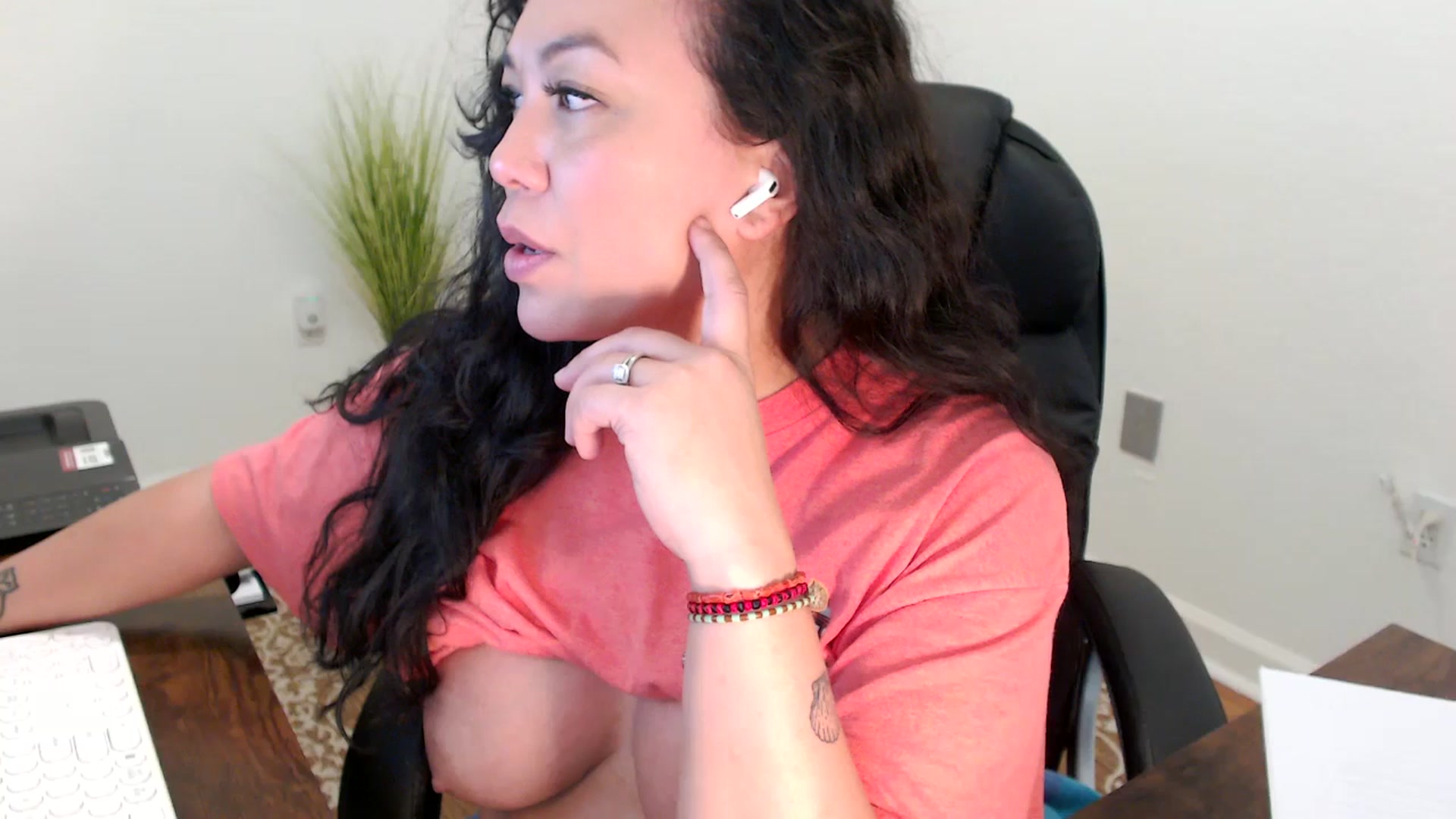 Gallery image thumbnail from MickaylaStar's myfreecams stream on, 01/20/2026, 21:31 image 16 of 20