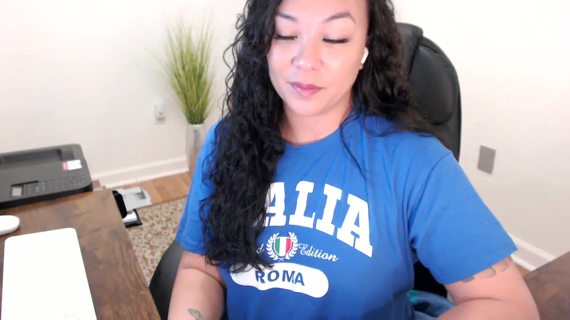 Gallery image thumbnail from MickaylaStar's myfreecams stream on, 01/21/2026, 17:24 image 6 of 20