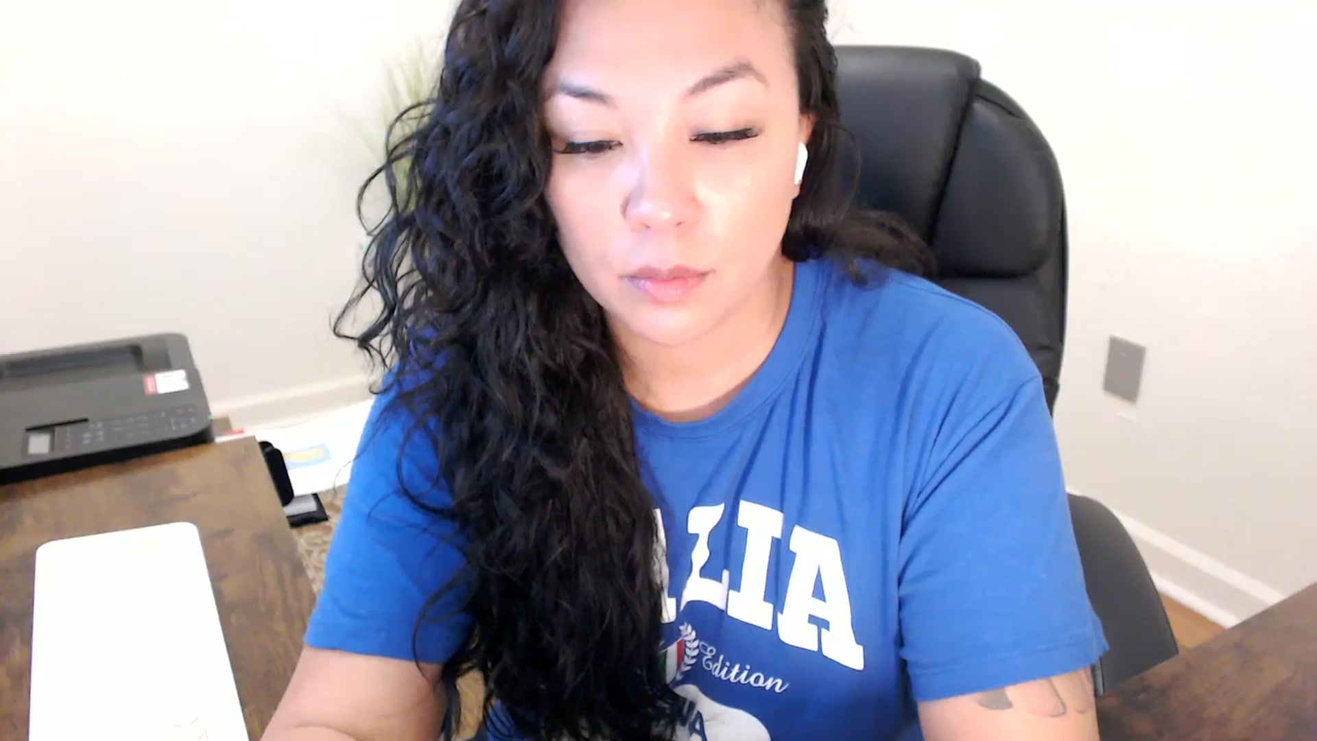Gallery image thumbnail from MickaylaStar's myfreecams stream on, 01/21/2026, 18:09 image 6 of 20