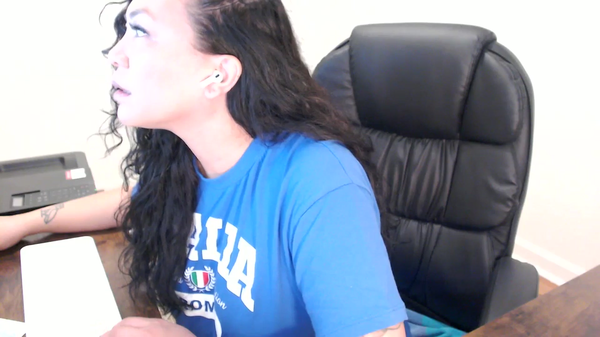Gallery image thumbnail from MickaylaStar's myfreecams stream on, 01/21/2026, 18:09 image 14 of 20