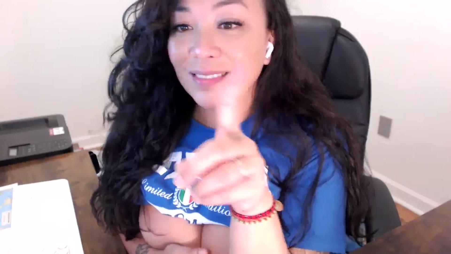 Gallery image thumbnail from MickaylaStar's myfreecams stream on, 01/21/2026, 19:02 image 15 of 20