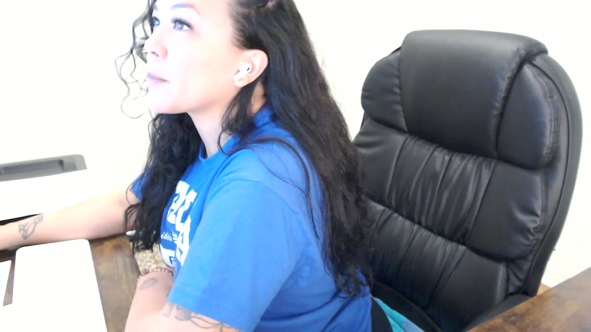Gallery image thumbnail from MickaylaStar's myfreecams stream on, 01/21/2026, 19:55 image 14 of 20