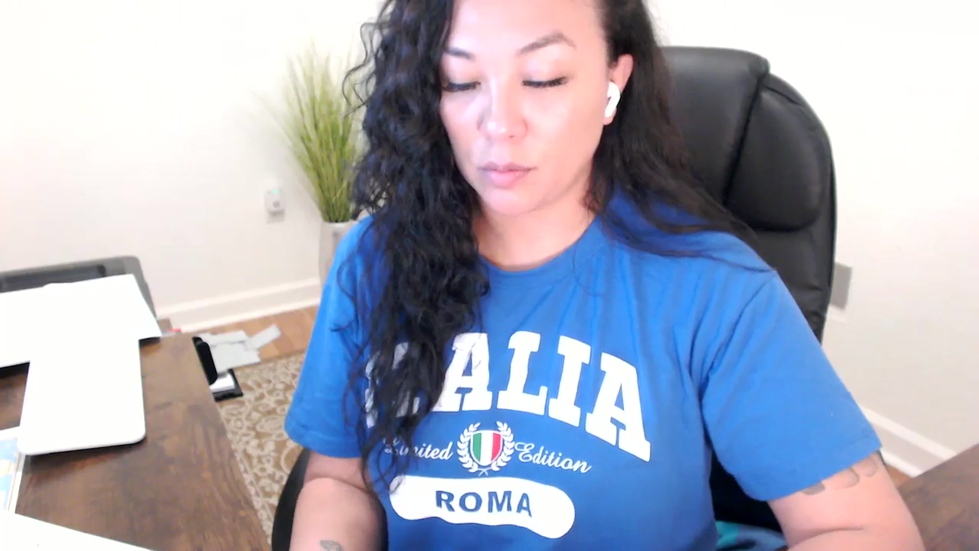 Gallery image thumbnail from MickaylaStar's myfreecams stream on, 01/21/2026, 20:49 image 15 of 20