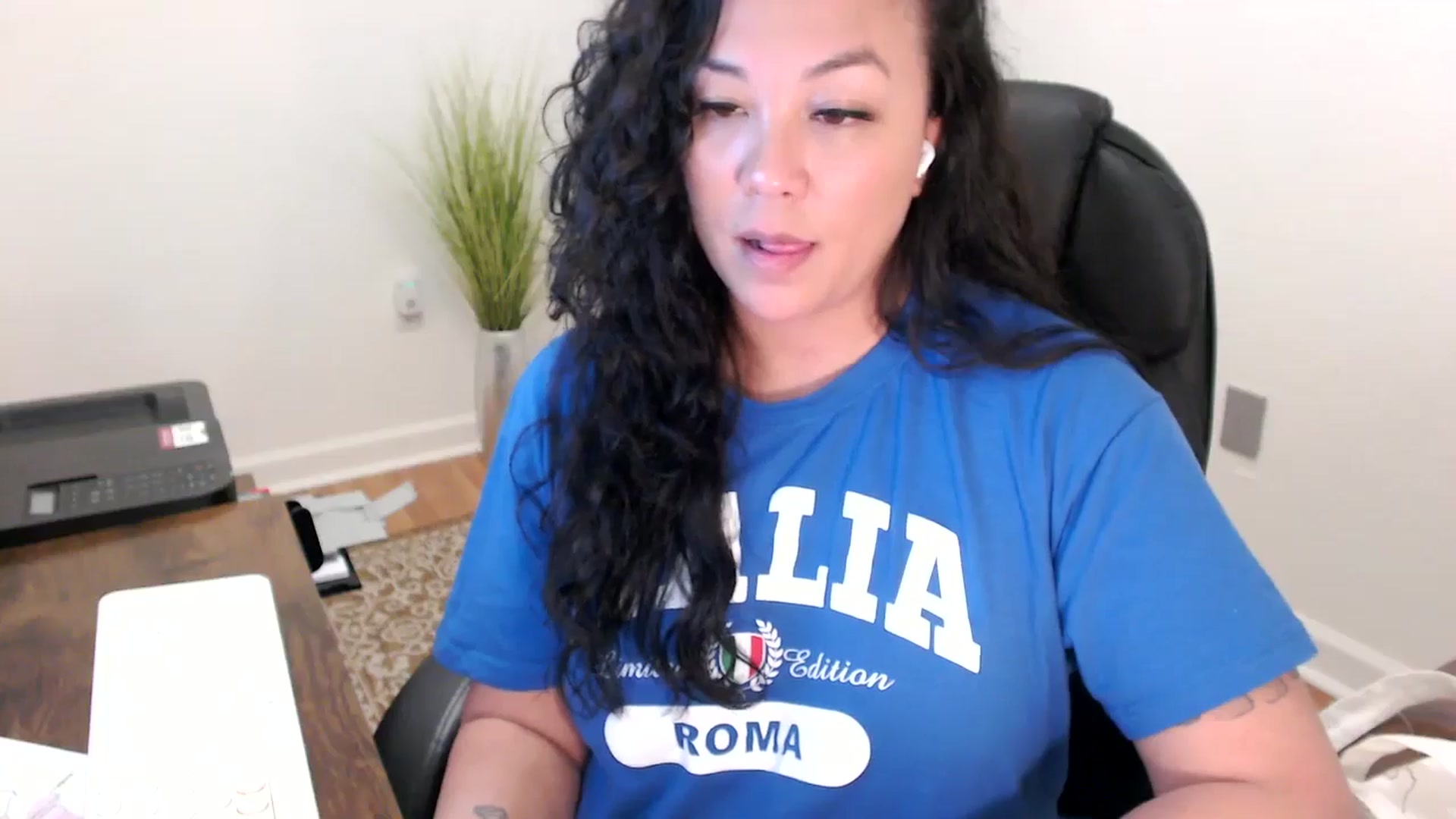 Gallery image thumbnail from MickaylaStar's myfreecams stream on, 01/21/2026, 21:22 image 14 of 20