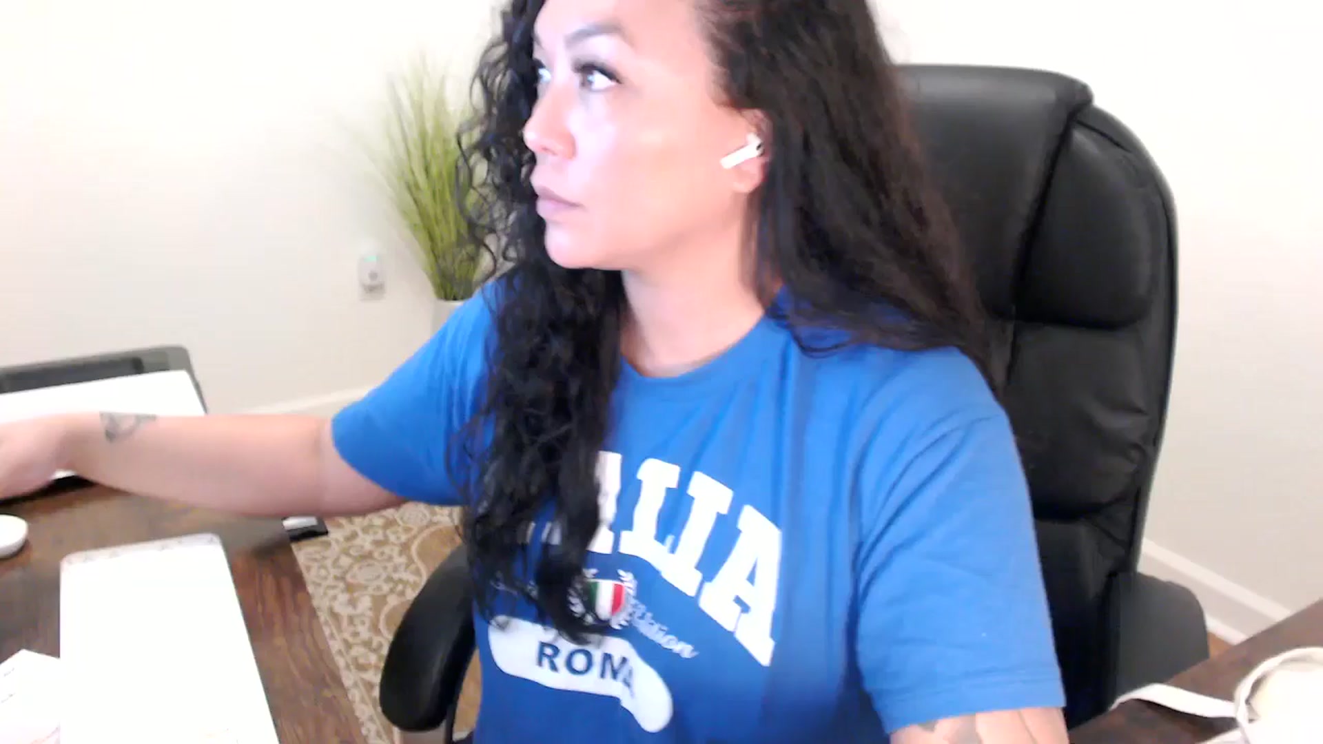Gallery image thumbnail from MickaylaStar's myfreecams stream on, 01/21/2026, 21:22 image 1 of 20