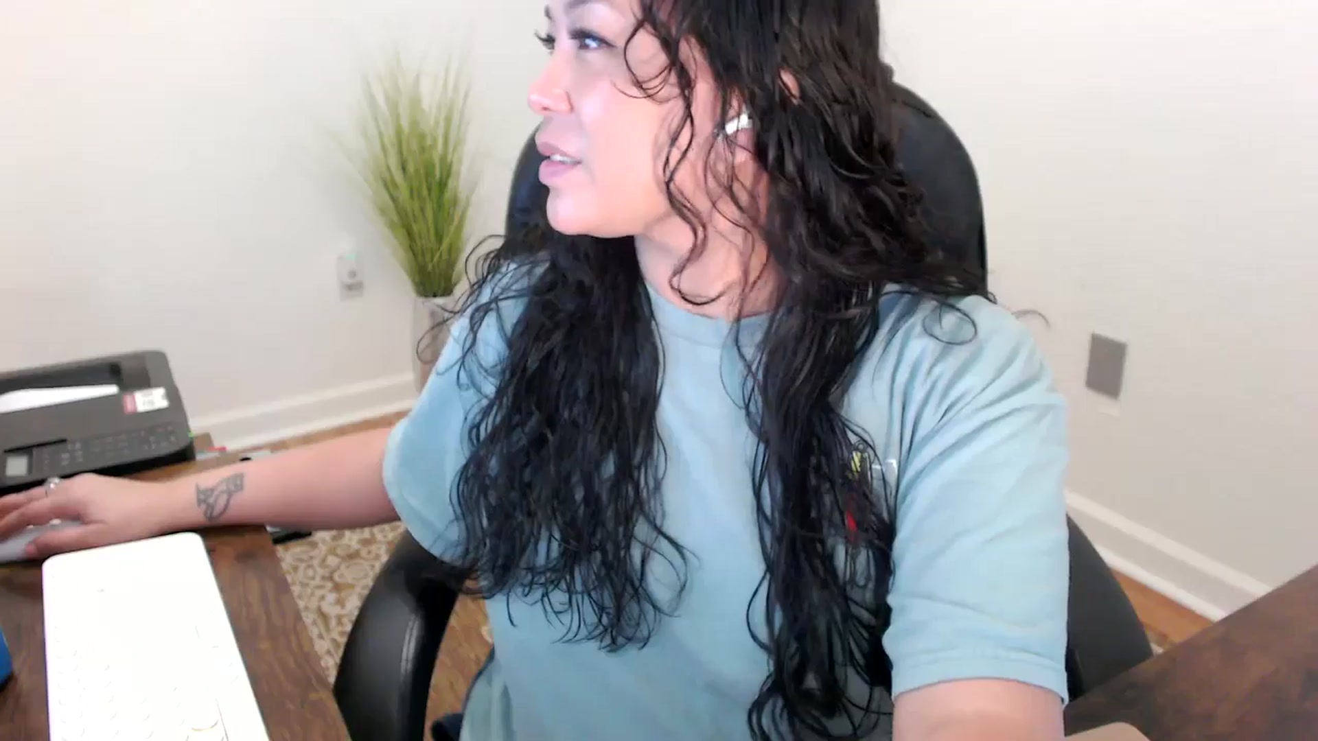 Gallery image thumbnail from MickaylaStar's myfreecams stream on, 01/26/2026, 18:36 image 11 of 20