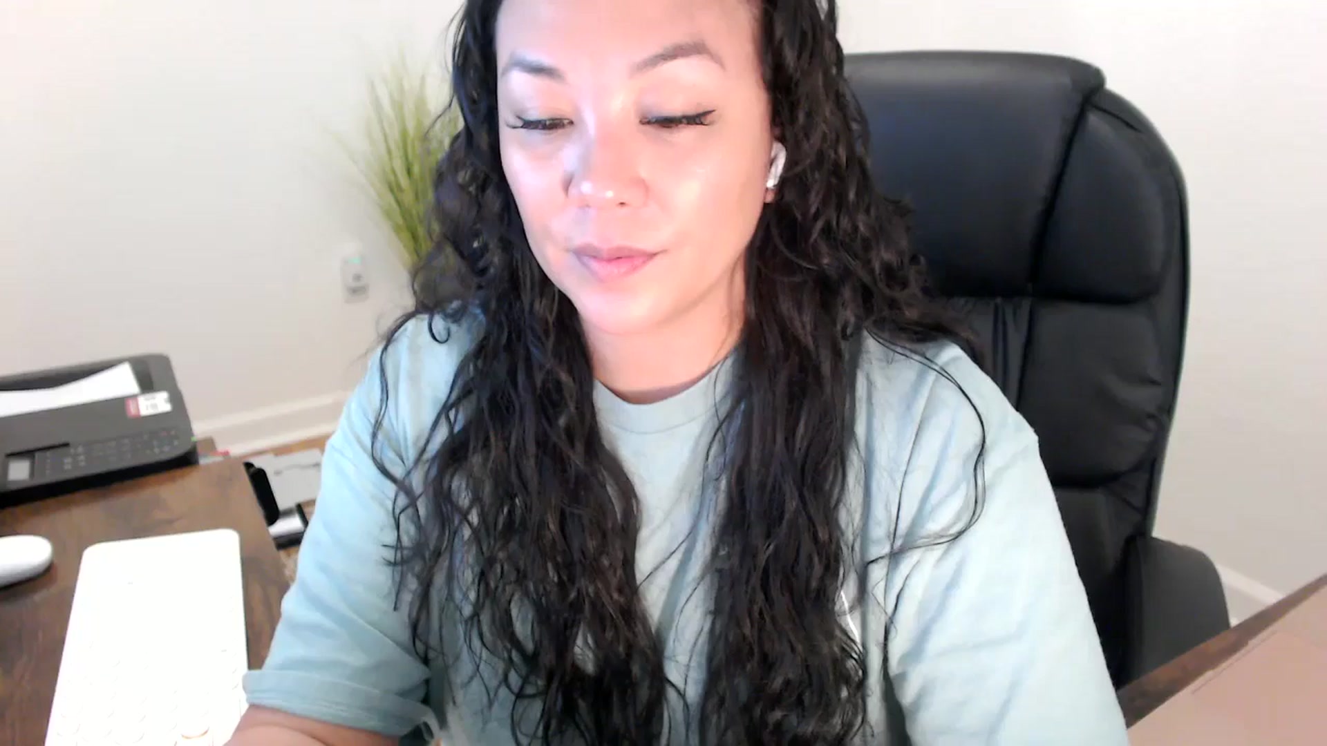 Gallery image thumbnail from MickaylaStar's myfreecams stream on, 01/26/2026, 19:43 image 17 of 20