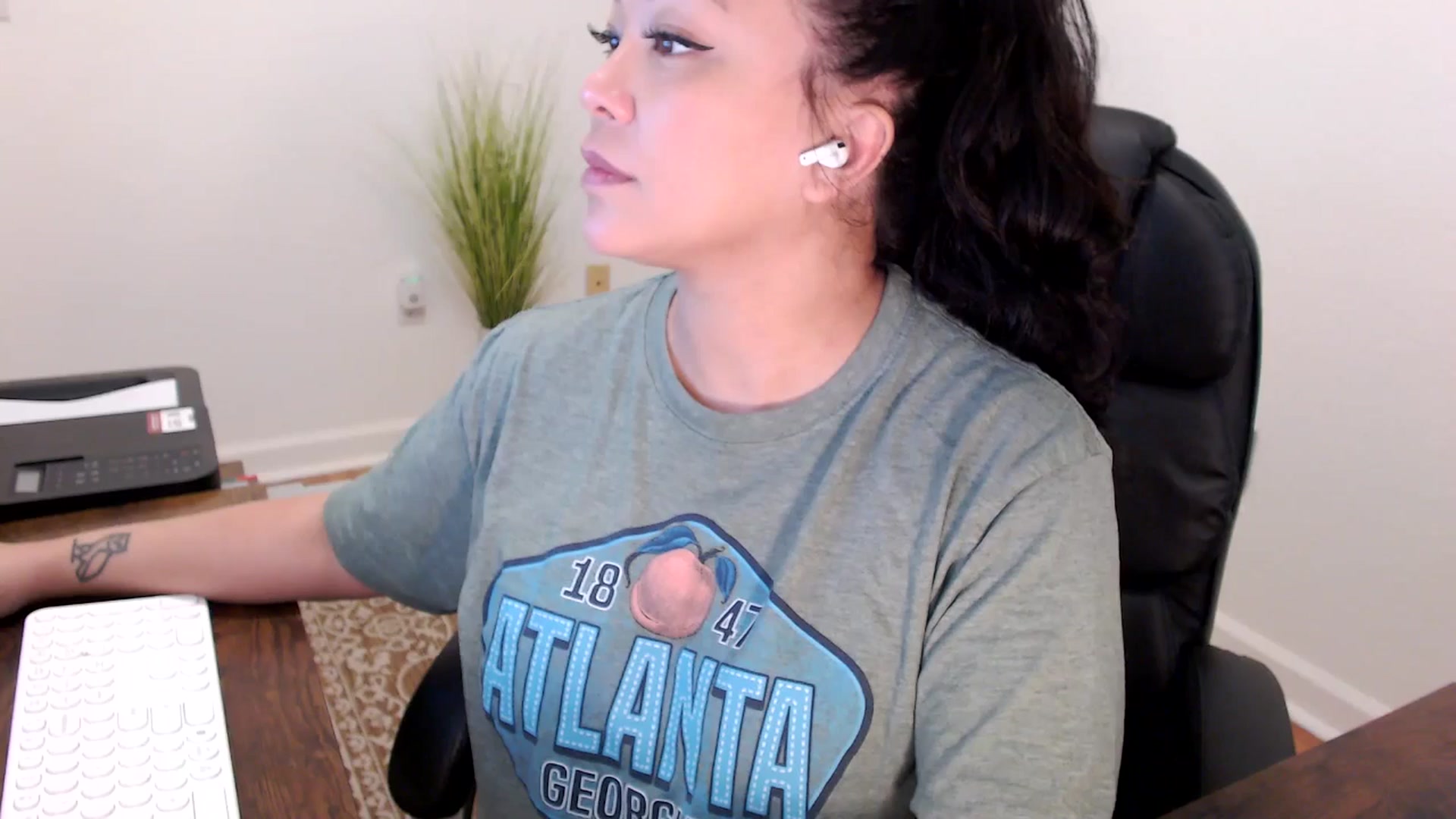 Gallery image thumbnail from MickaylaStar's myfreecams stream on, 01/28/2026, 16:23 image 1 of 20