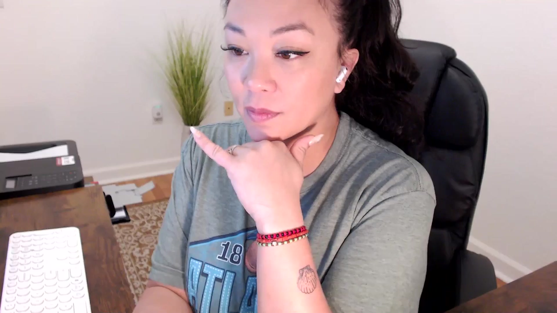 Gallery image thumbnail from MickaylaStar's myfreecams stream on, 01/28/2026, 16:23 image 5 of 20