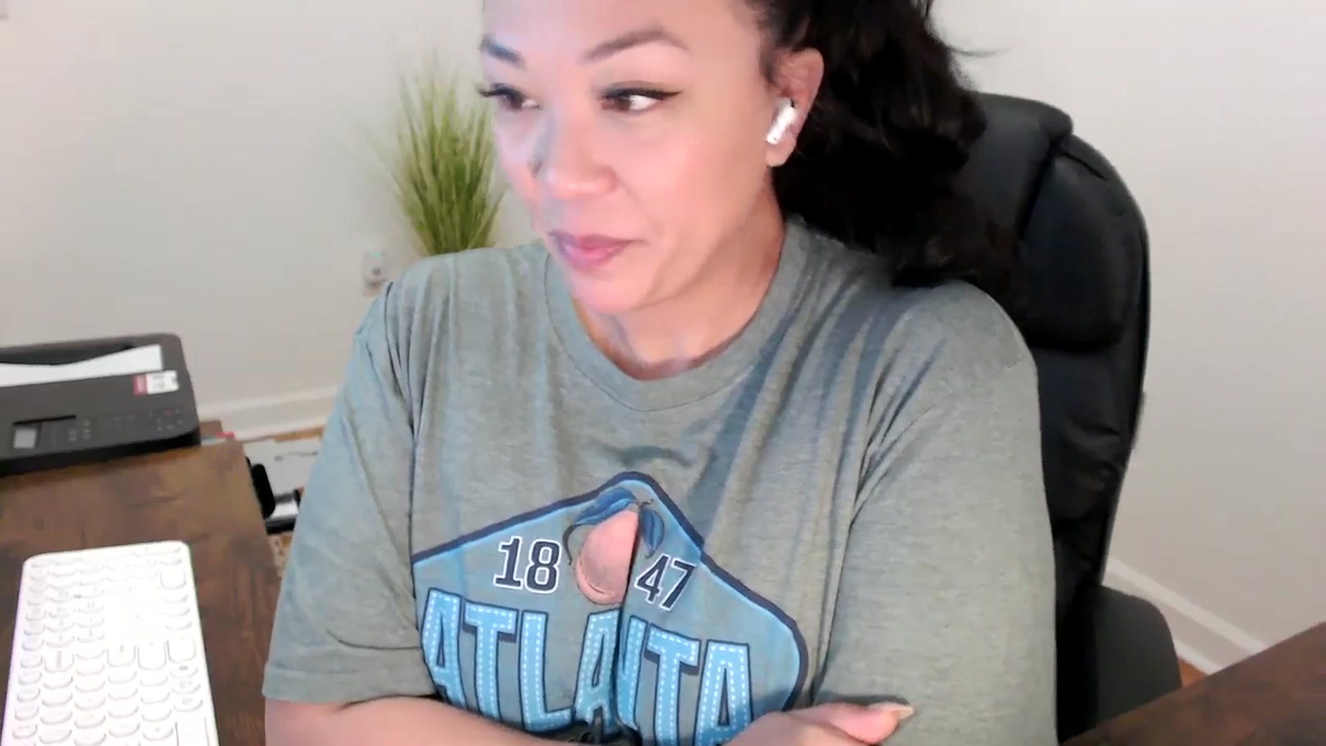 Gallery image thumbnail from MickaylaStar's myfreecams stream on, 01/28/2026, 16:23 image 17 of 20