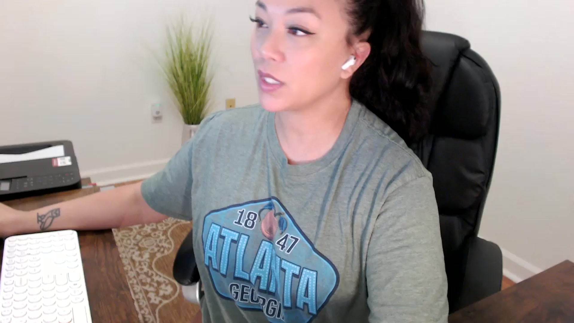 Gallery image thumbnail from MickaylaStar's myfreecams stream on, 01/28/2026, 17:09 image 2 of 20