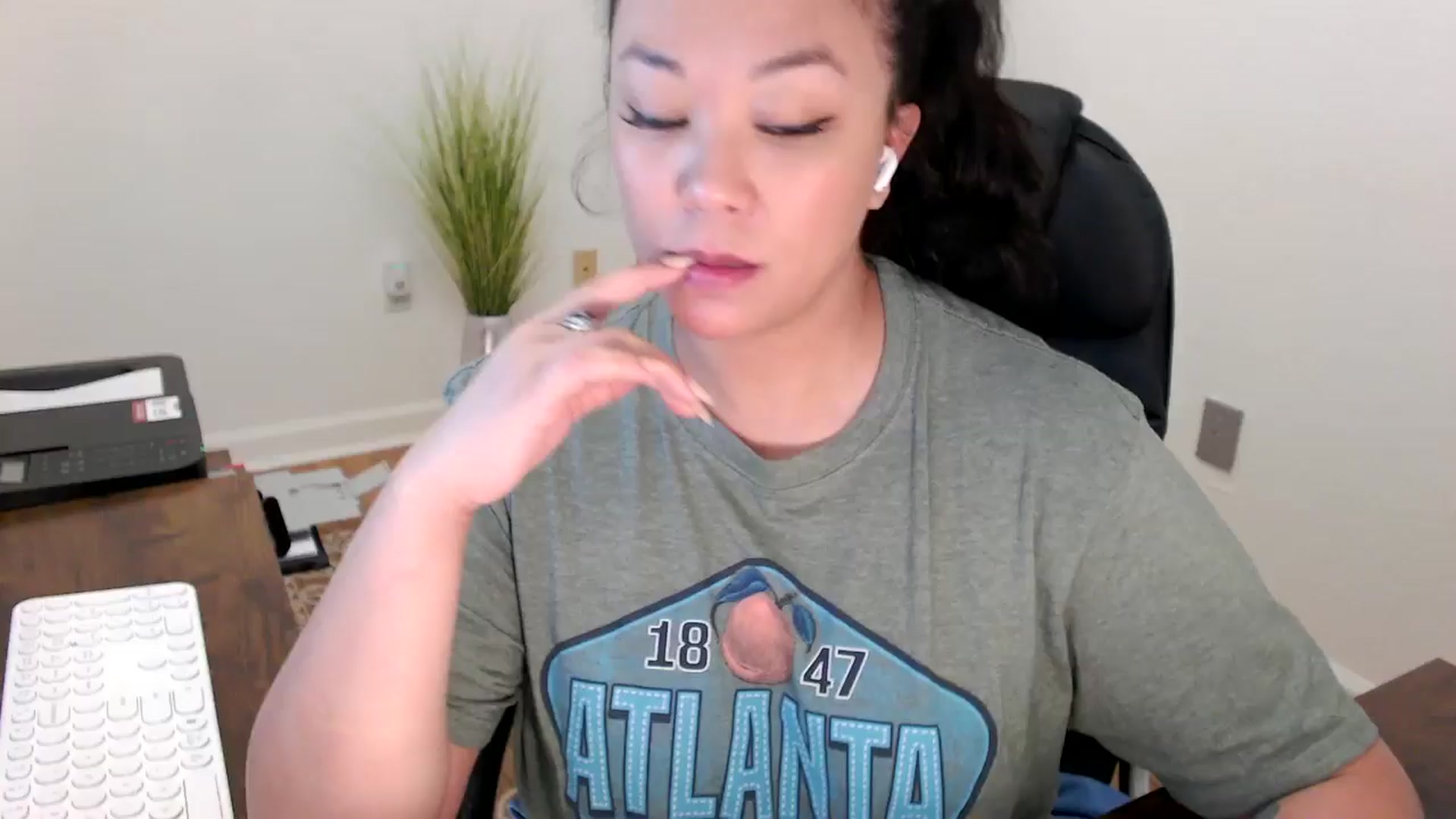 Gallery image thumbnail from MickaylaStar's myfreecams stream on, 01/28/2026, 17:09 image 18 of 20