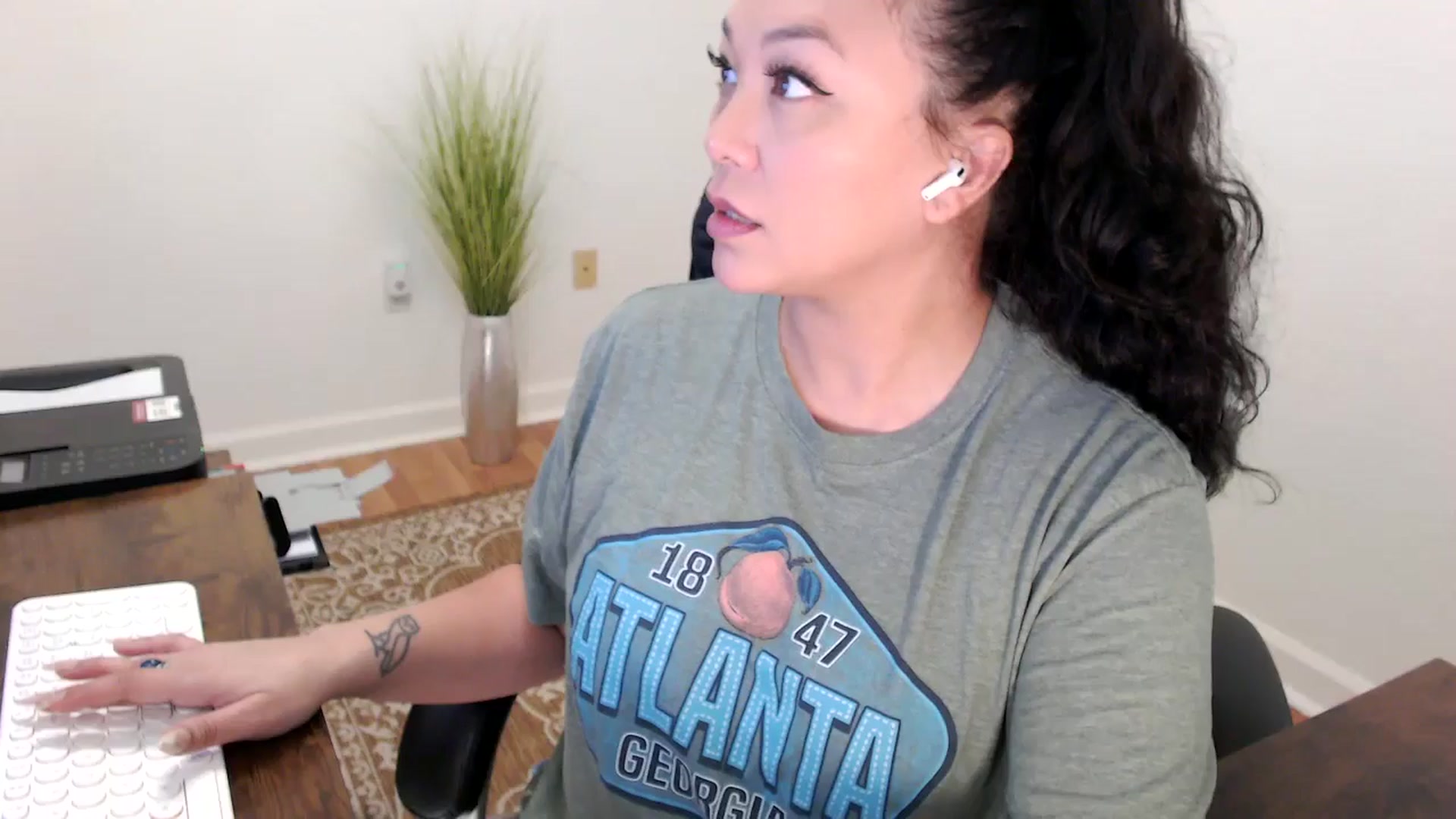 Gallery image thumbnail from MickaylaStar's myfreecams stream on, 01/28/2026, 17:09 image 17 of 20