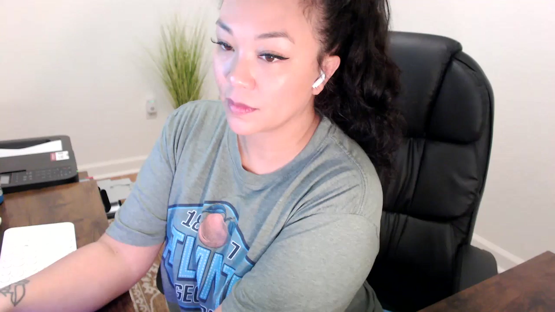 Gallery image thumbnail from MickaylaStar's myfreecams stream on, 01/28/2026, 18:00 image 6 of 20