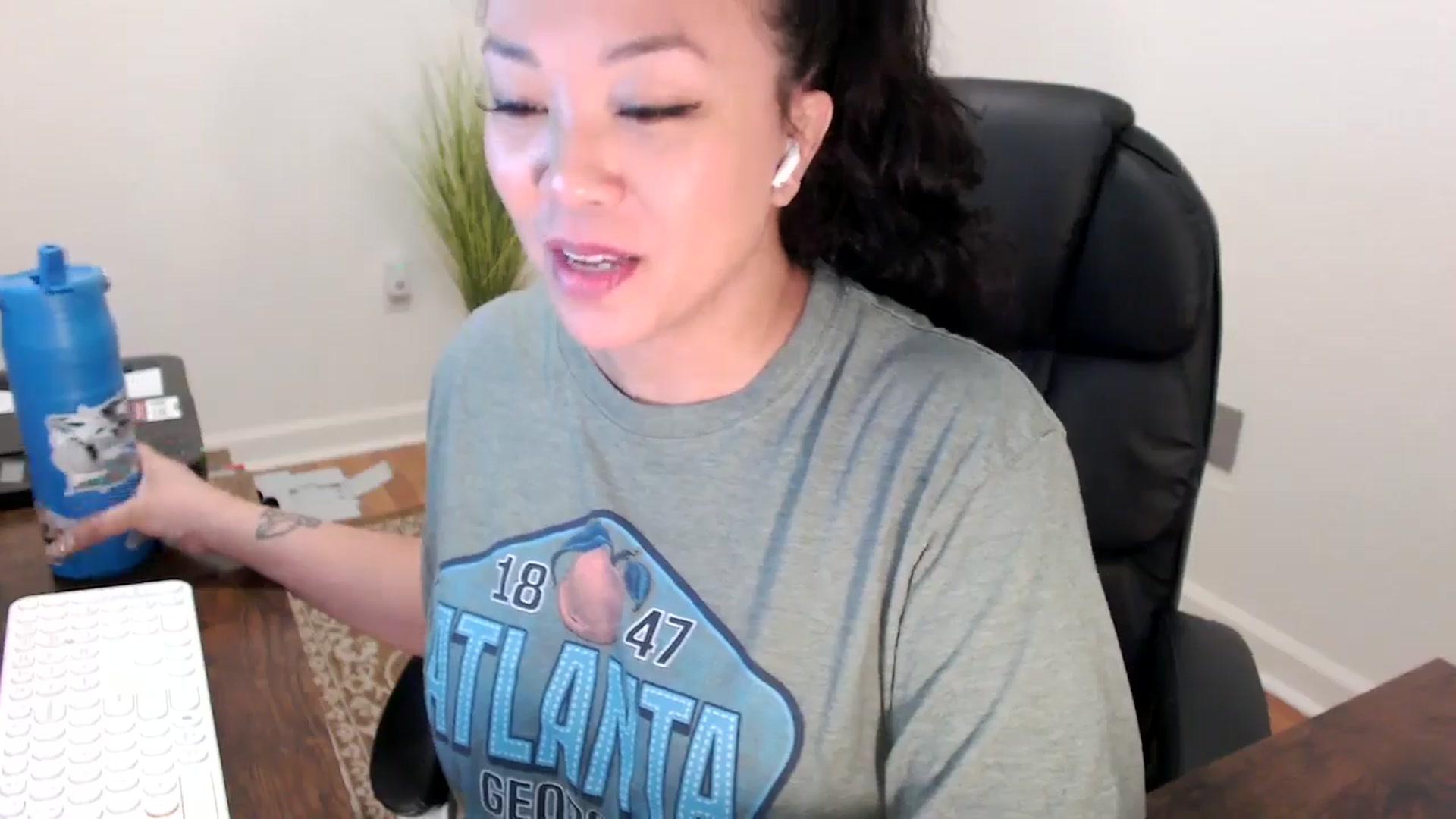 Gallery image thumbnail from MickaylaStar's myfreecams stream on, 01/28/2026, 18:00 image 12 of 20