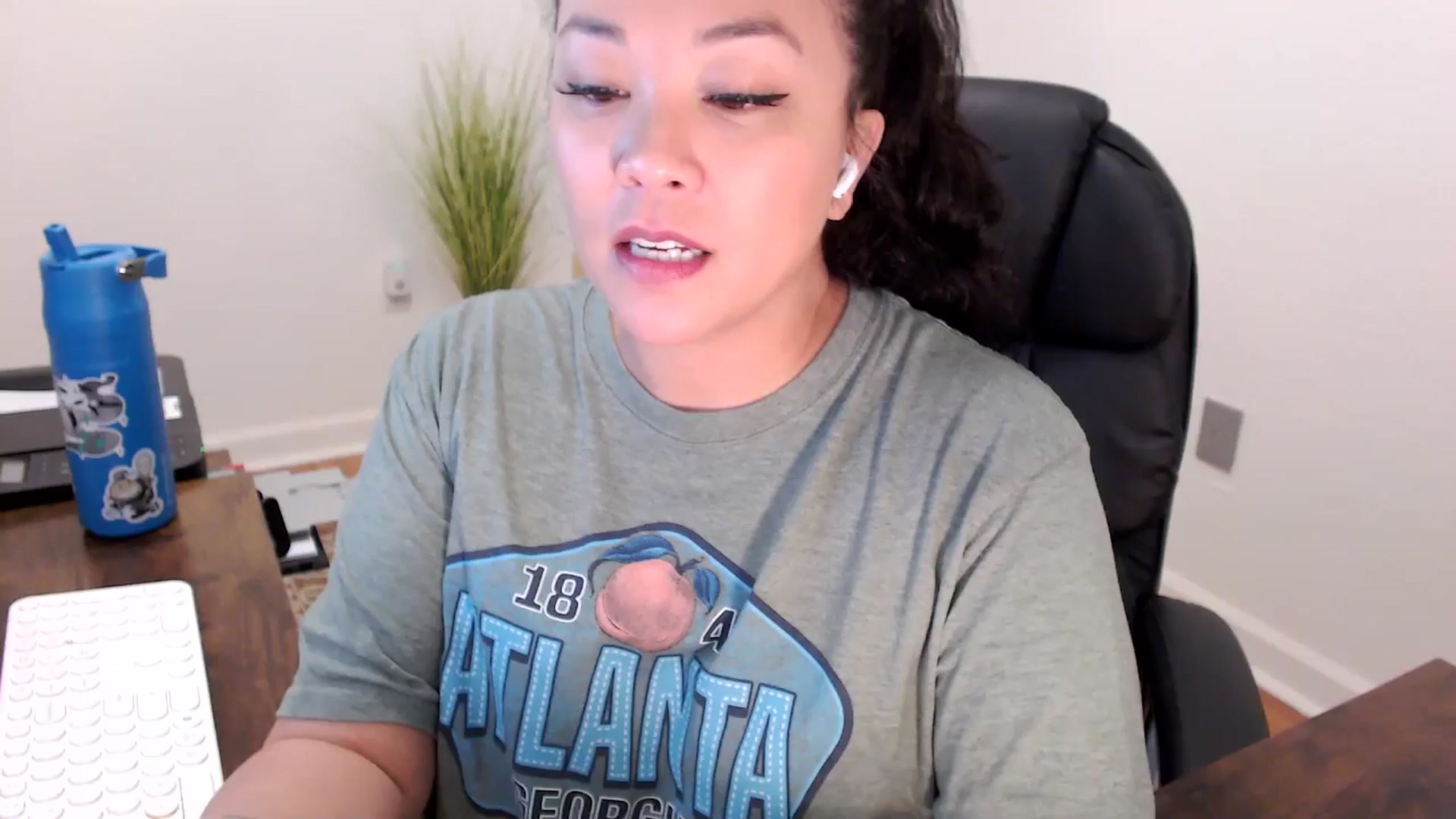 Gallery image thumbnail from MickaylaStar's myfreecams stream on, 01/28/2026, 18:00 image 17 of 20