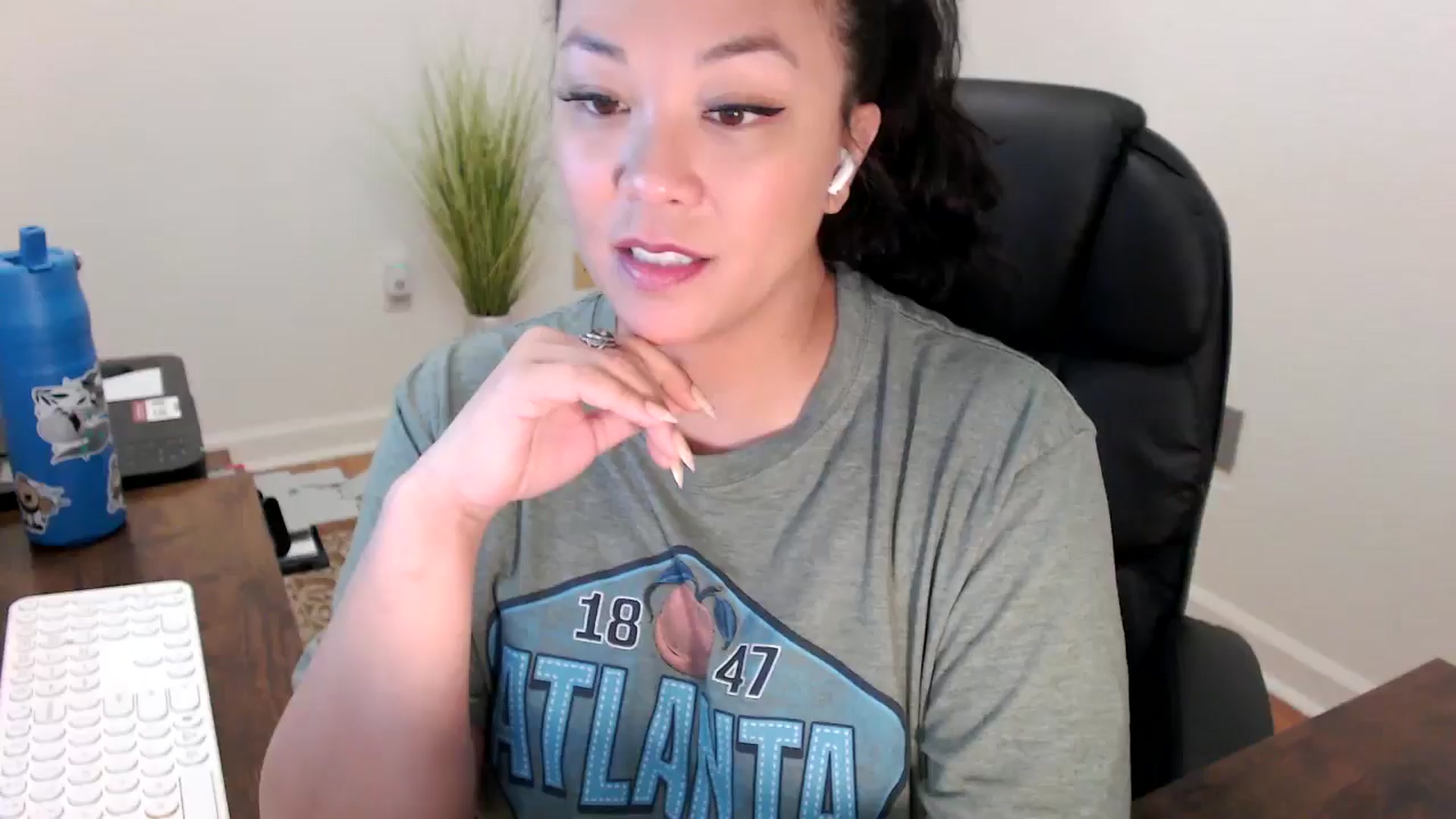 Gallery image thumbnail from MickaylaStar's myfreecams stream on, 01/28/2026, 18:00 image 11 of 20