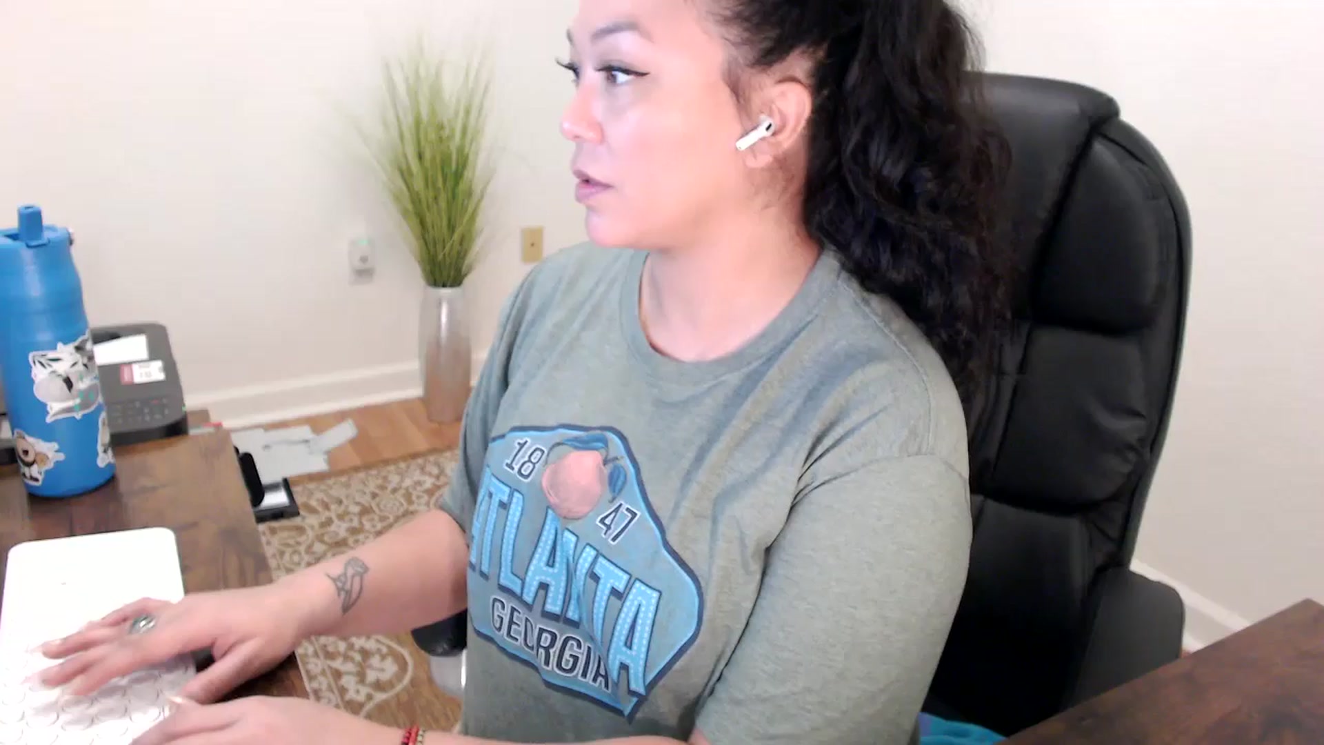 Gallery image thumbnail from MickaylaStar's myfreecams stream on, 01/28/2026, 18:00 image 8 of 20