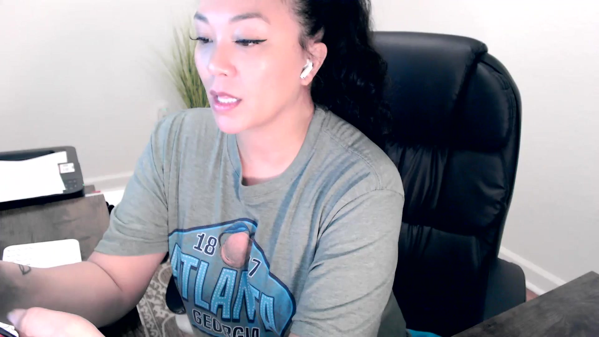 Gallery image thumbnail from MickaylaStar's myfreecams stream on, 01/28/2026, 18:20 image 17 of 20