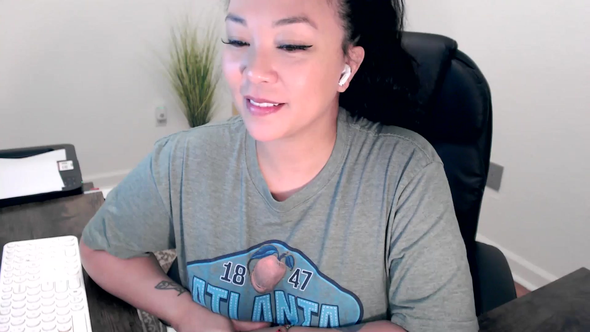 Gallery image thumbnail from MickaylaStar's myfreecams stream on, 01/28/2026, 18:20 image 19 of 20