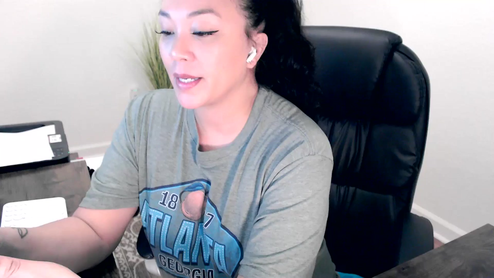 Gallery image thumbnail from MickaylaStar's myfreecams stream on, 01/28/2026, 18:20 image 15 of 20