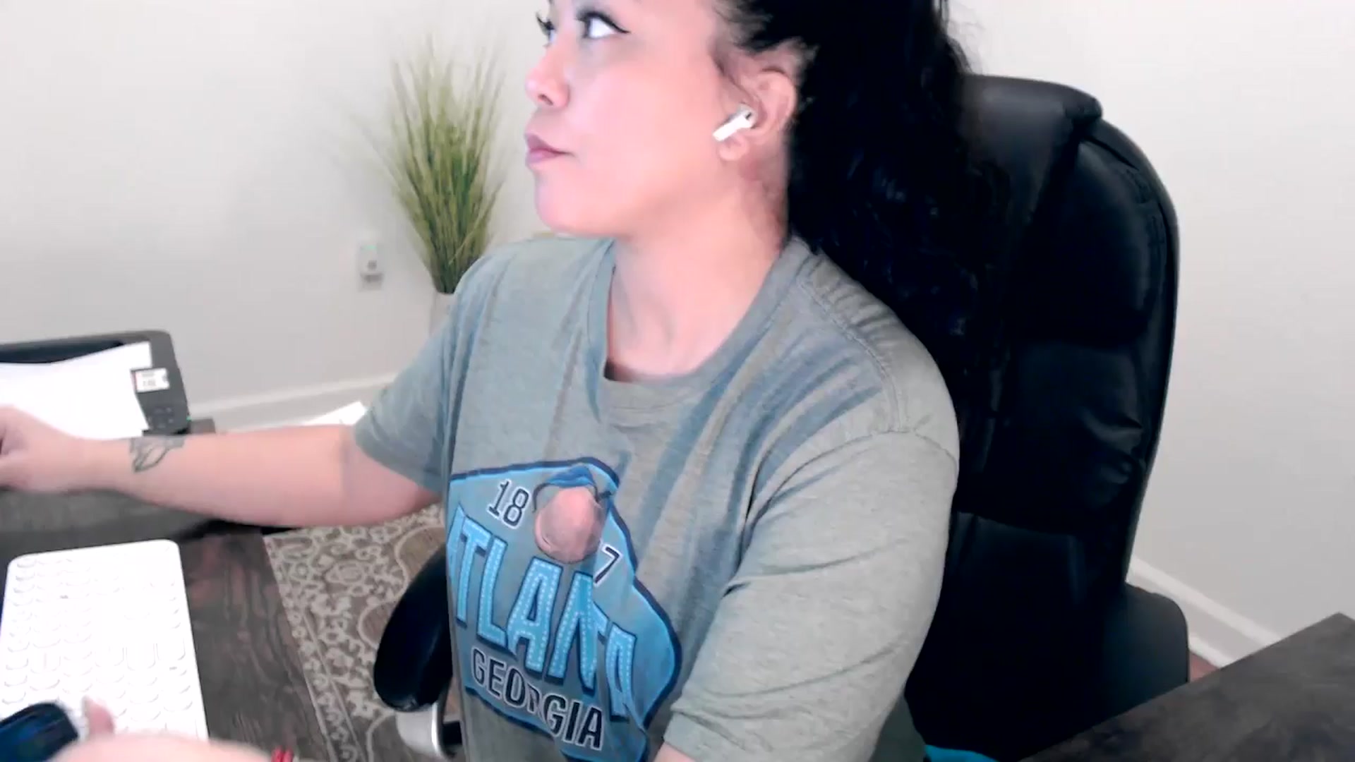 Gallery image thumbnail from MickaylaStar's myfreecams stream on, 01/28/2026, 18:20 image 18 of 20