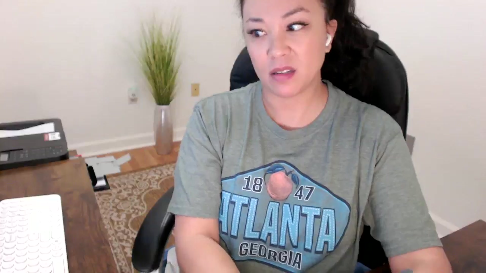 Gallery image thumbnail from MickaylaStar's myfreecams stream on, 01/28/2026, 18:53 image 15 of 20