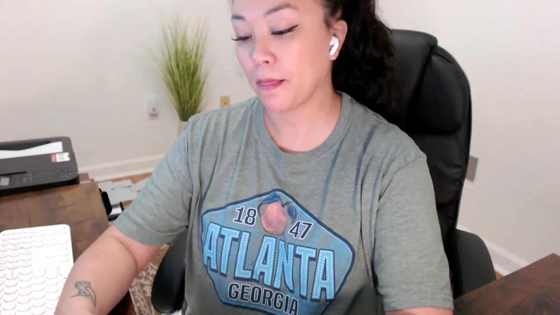 Gallery image thumbnail from MickaylaStar's myfreecams stream on, 01/28/2026, 18:53 image 14 of 20