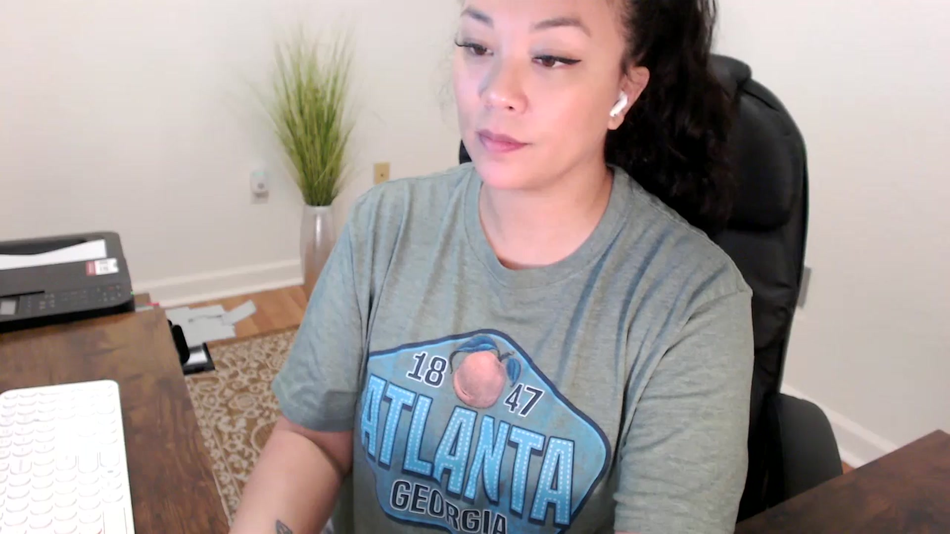 Gallery image thumbnail from MickaylaStar's myfreecams stream on, 01/28/2026, 18:53 image 18 of 20