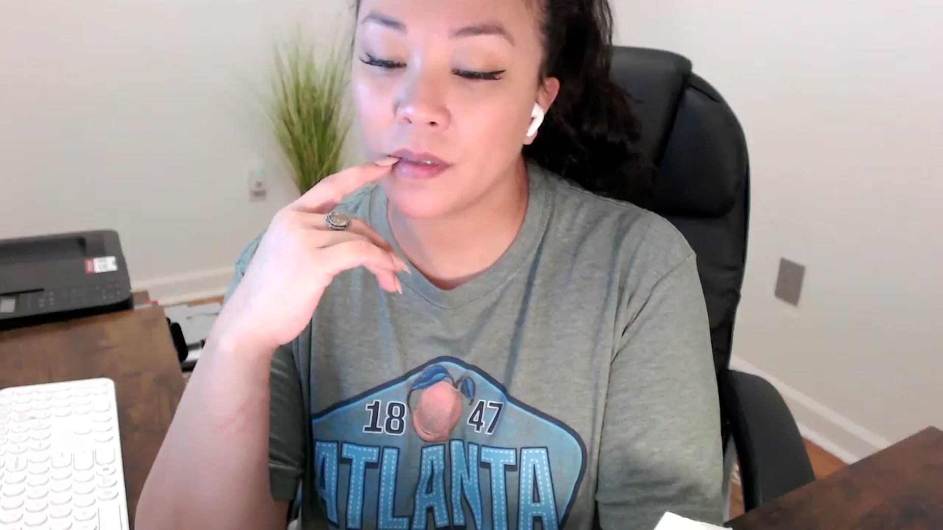 Gallery image thumbnail from MickaylaStar's myfreecams stream on, 01/28/2026, 19:28 image 19 of 20