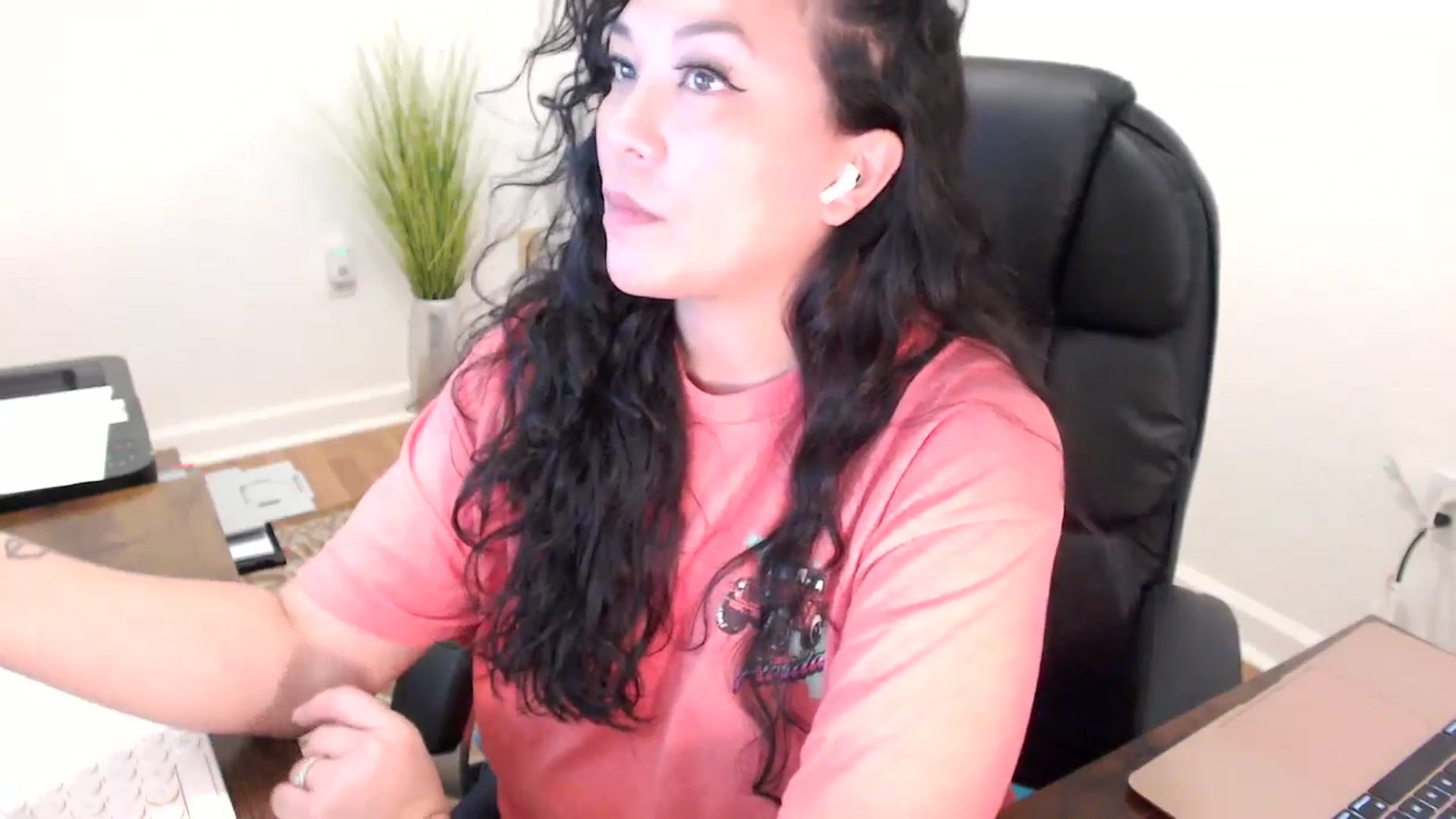 Gallery image thumbnail from MickaylaStar's myfreecams stream on, 01/29/2026, 17:12 image 16 of 20