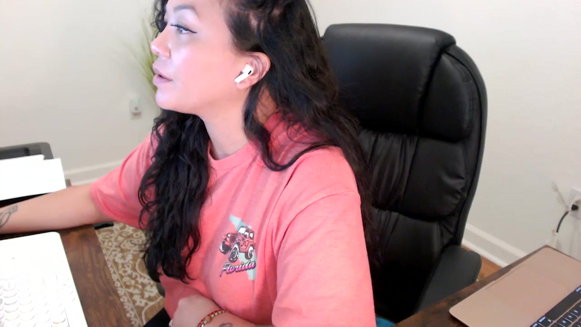Gallery image thumbnail from MickaylaStar's myfreecams stream on, 01/29/2026, 17:35 image 18 of 20