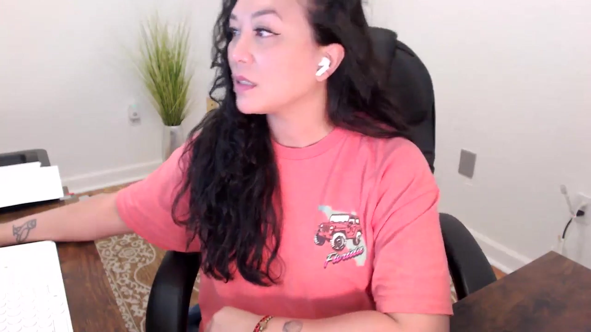 Gallery image thumbnail from MickaylaStar's myfreecams stream on, 01/29/2026, 18:50 image 6 of 20