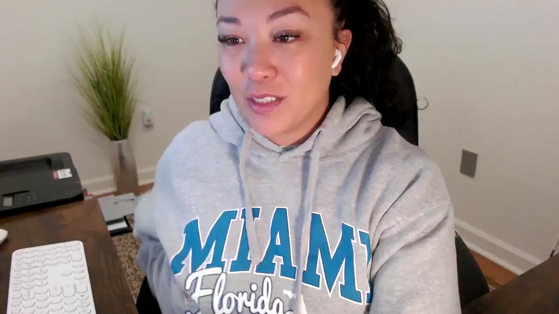 Gallery image thumbnail from MickaylaStar's myfreecams stream on, 02/02/2026, 14:33 image 8 of 20