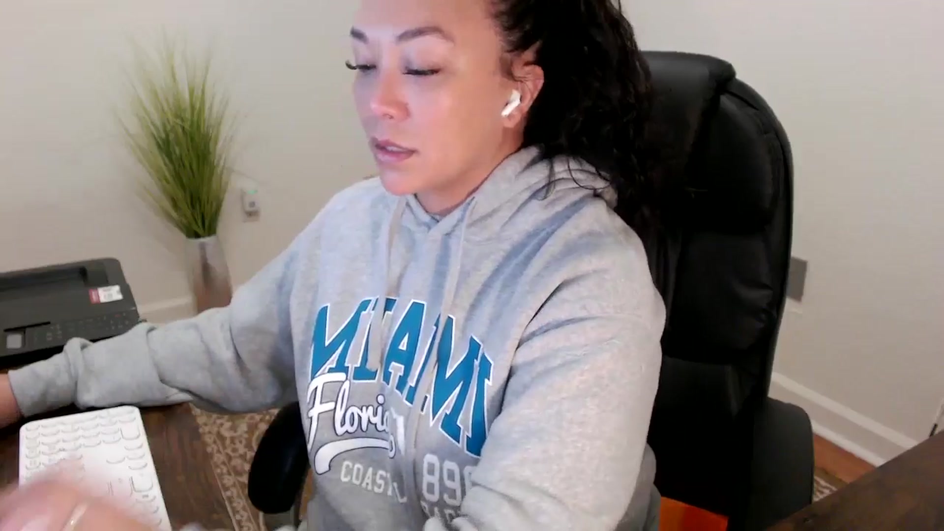 Gallery image thumbnail from MickaylaStar's myfreecams stream on, 02/02/2026, 14:33 image 18 of 20