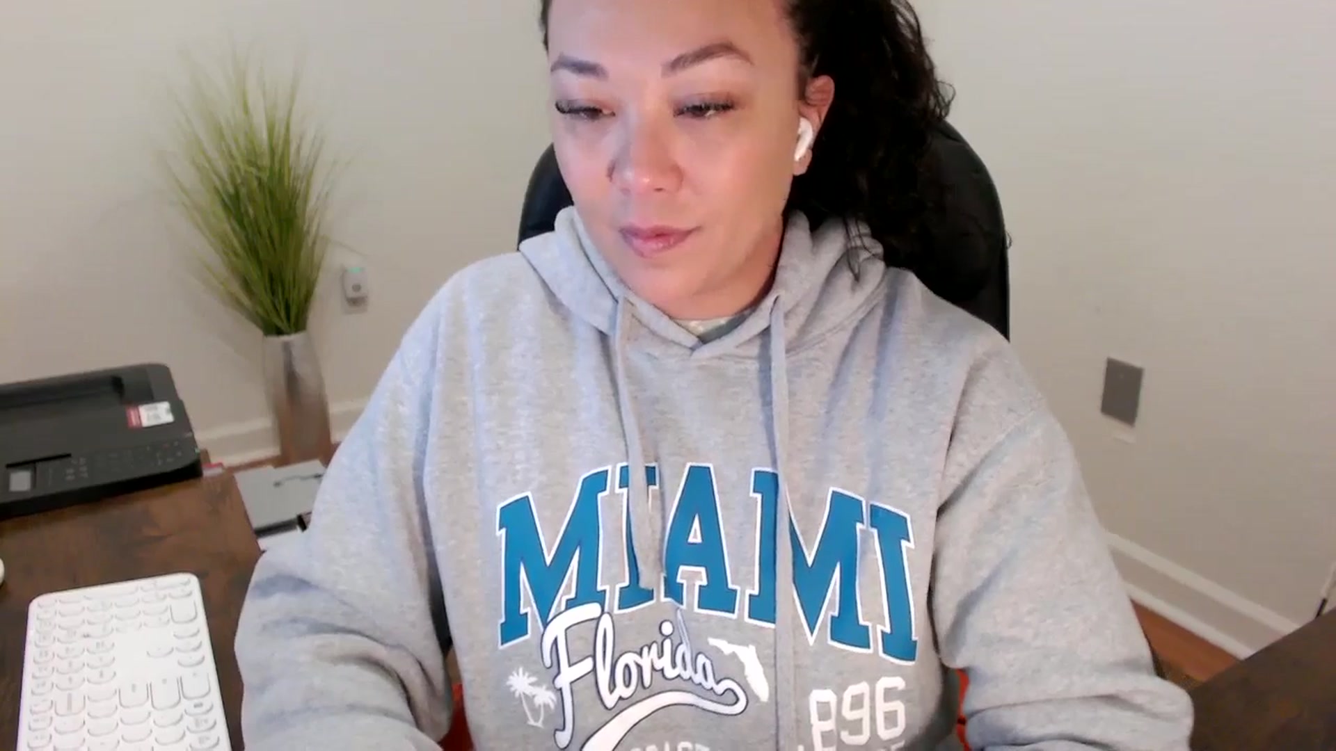 Gallery image thumbnail from MickaylaStar's myfreecams stream on, 02/02/2026, 14:33 image 15 of 20