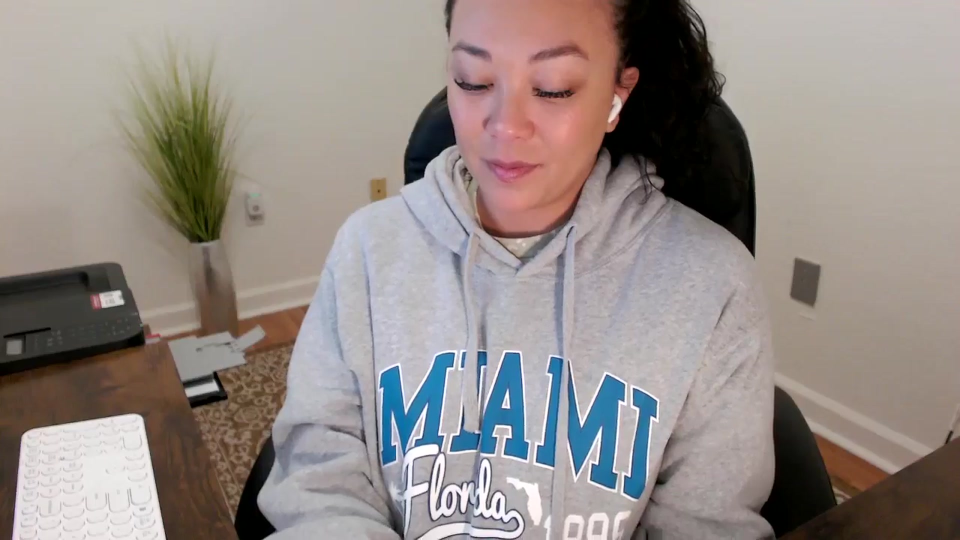 Gallery image thumbnail from MickaylaStar's myfreecams stream on, 02/02/2026, 14:33 image 10 of 20