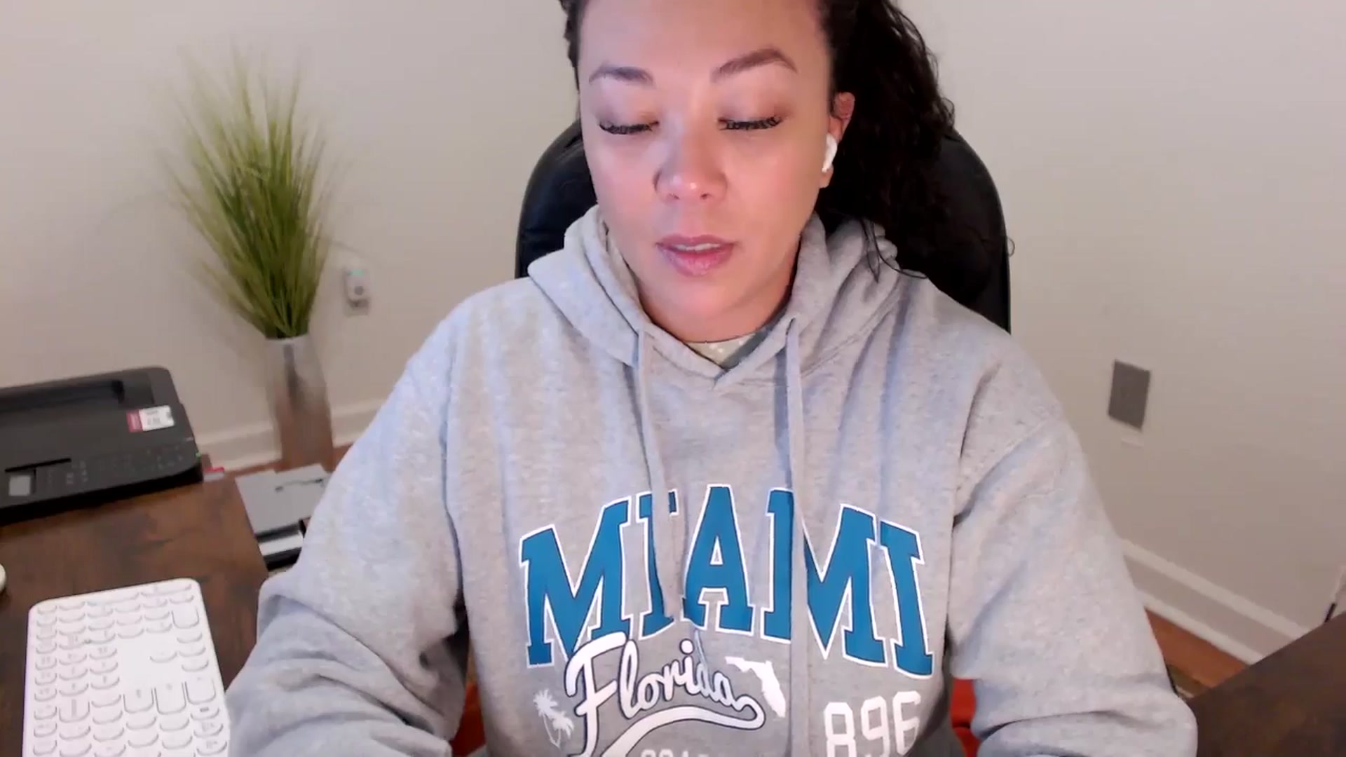 Gallery image thumbnail from MickaylaStar's myfreecams stream on, 02/02/2026, 14:33 image 13 of 20