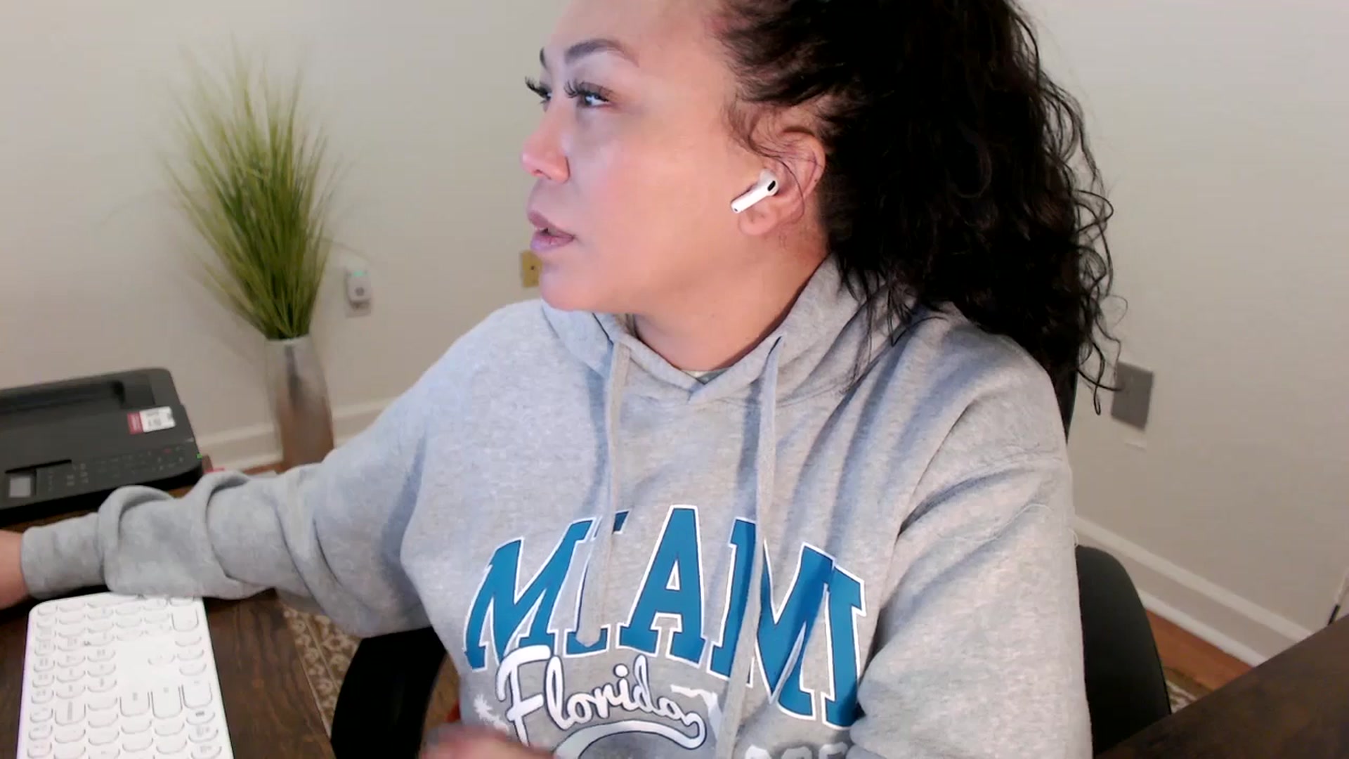 Gallery image thumbnail from MickaylaStar's myfreecams stream on, 02/02/2026, 14:33 image 16 of 20