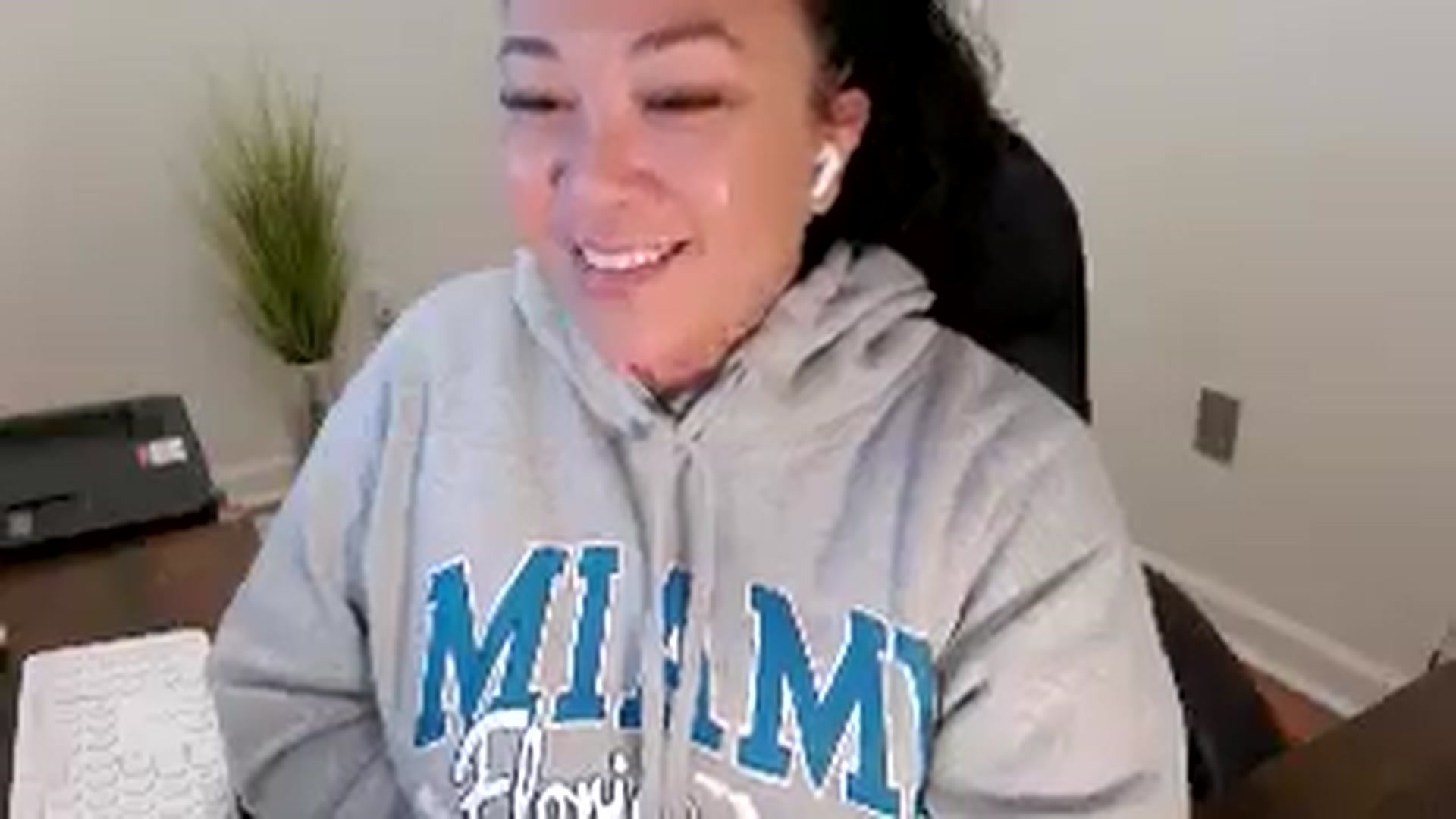 Gallery image thumbnail from MickaylaStar's myfreecams stream on, 02/02/2026, 15:11 image 8 of 20