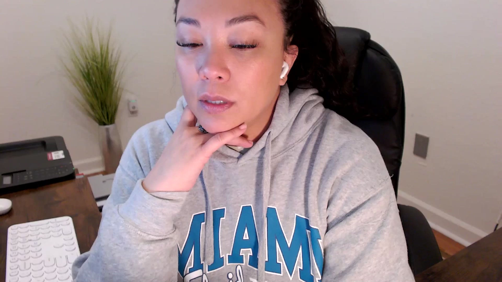 Gallery image thumbnail from MickaylaStar's myfreecams stream on, 02/02/2026, 15:11 image 3 of 20