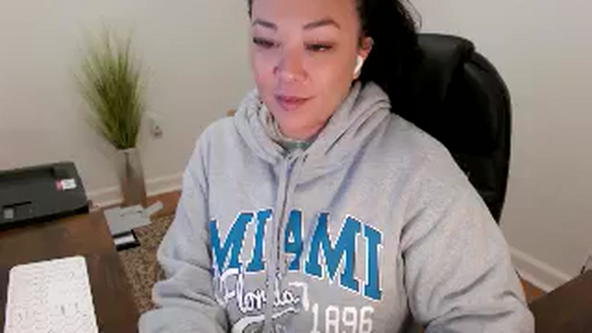 Gallery image thumbnail from MickaylaStar's myfreecams stream on, 02/02/2026, 15:11 image 14 of 20