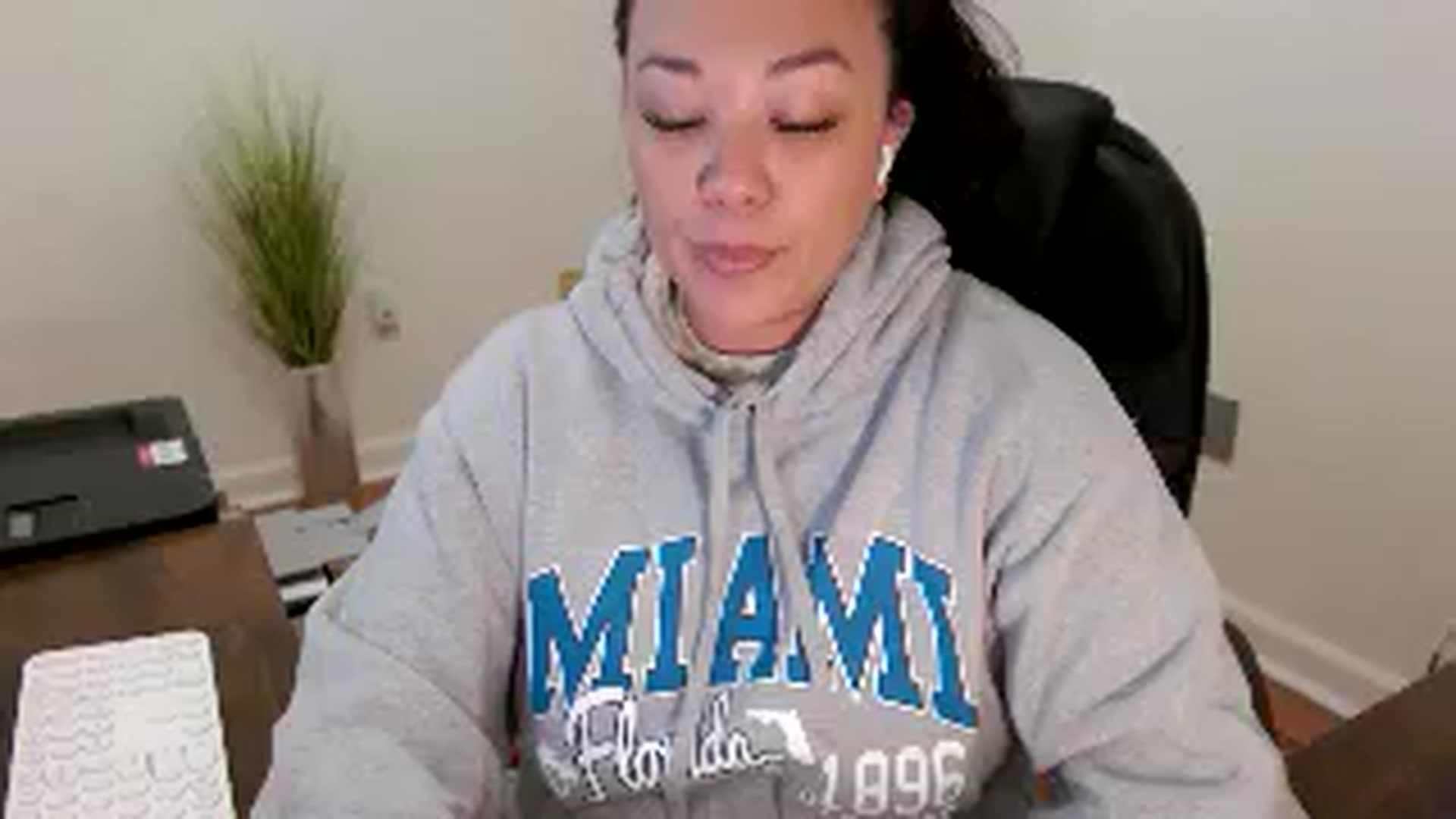 Gallery image thumbnail from MickaylaStar's myfreecams stream on, 02/02/2026, 15:11 image 18 of 20