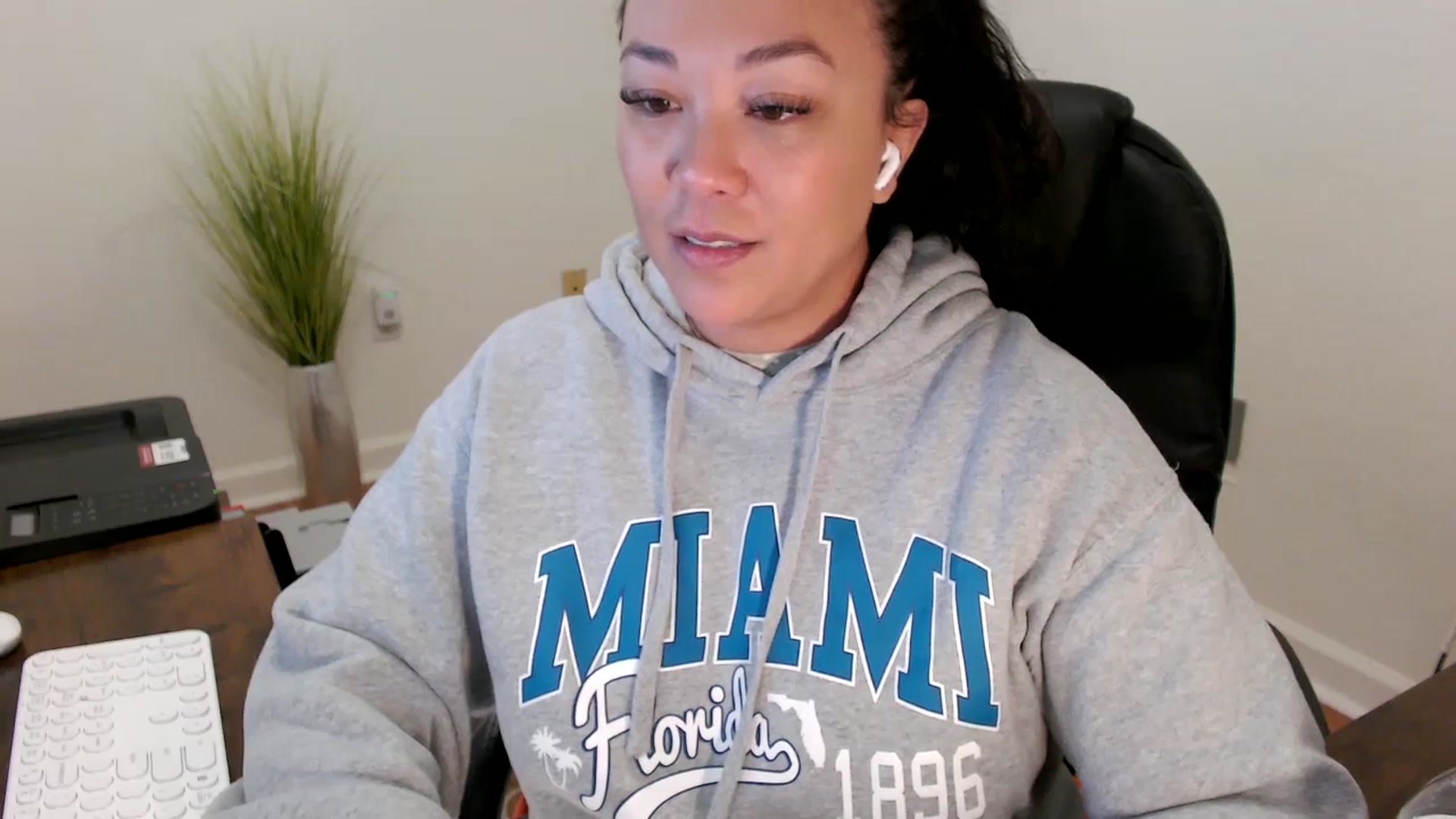 Gallery image thumbnail from MickaylaStar's myfreecams stream on, 02/02/2026, 15:36 image 18 of 20