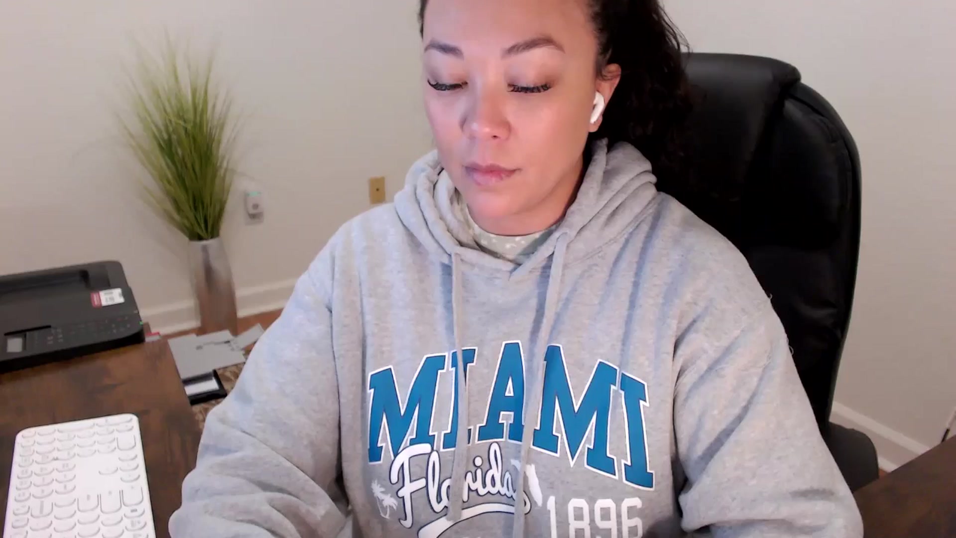 Gallery image thumbnail from MickaylaStar's myfreecams stream on, 02/02/2026, 15:36 image 1 of 20