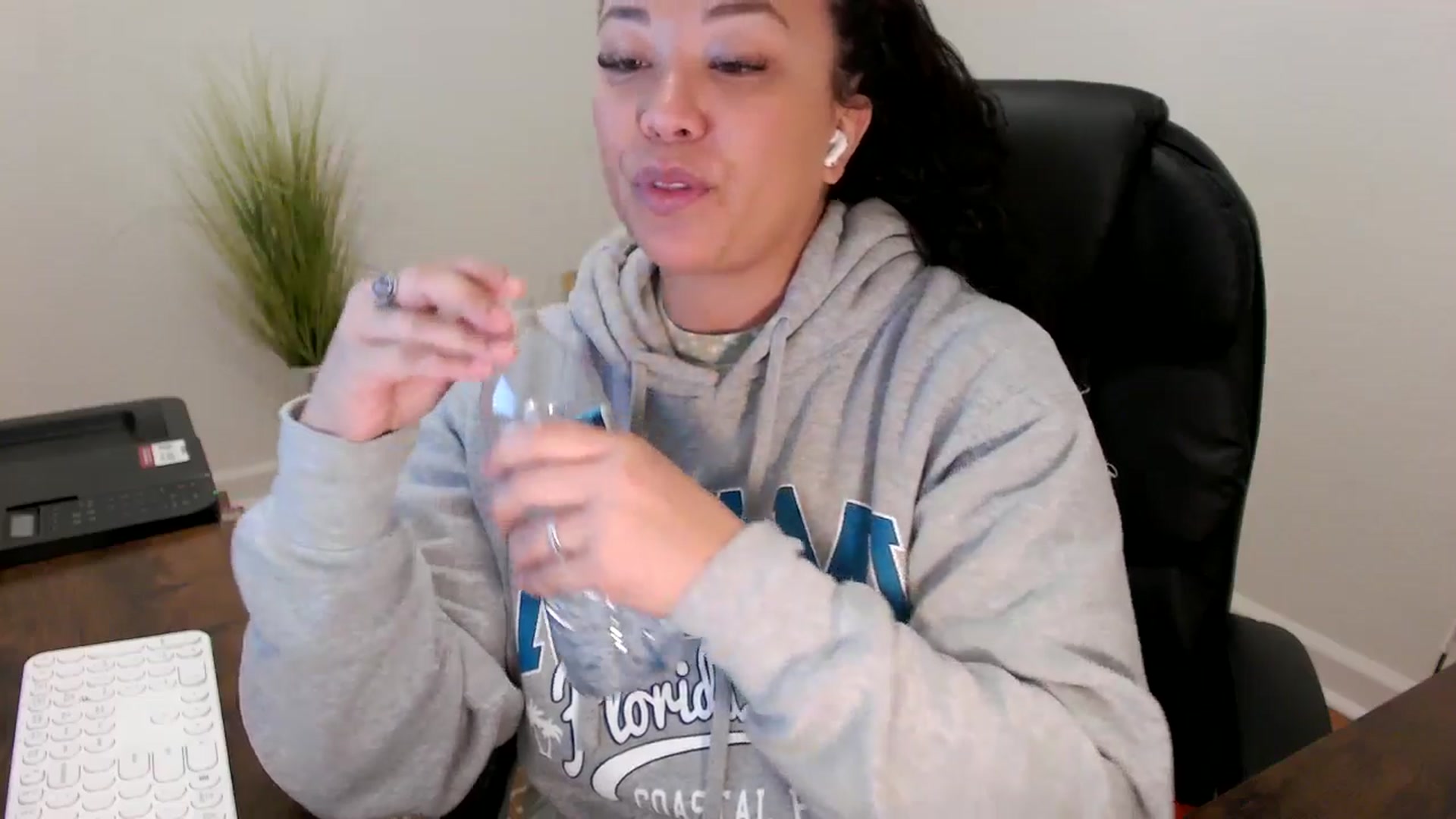 Gallery image thumbnail from MickaylaStar's myfreecams stream on, 02/02/2026, 15:36 image 5 of 20