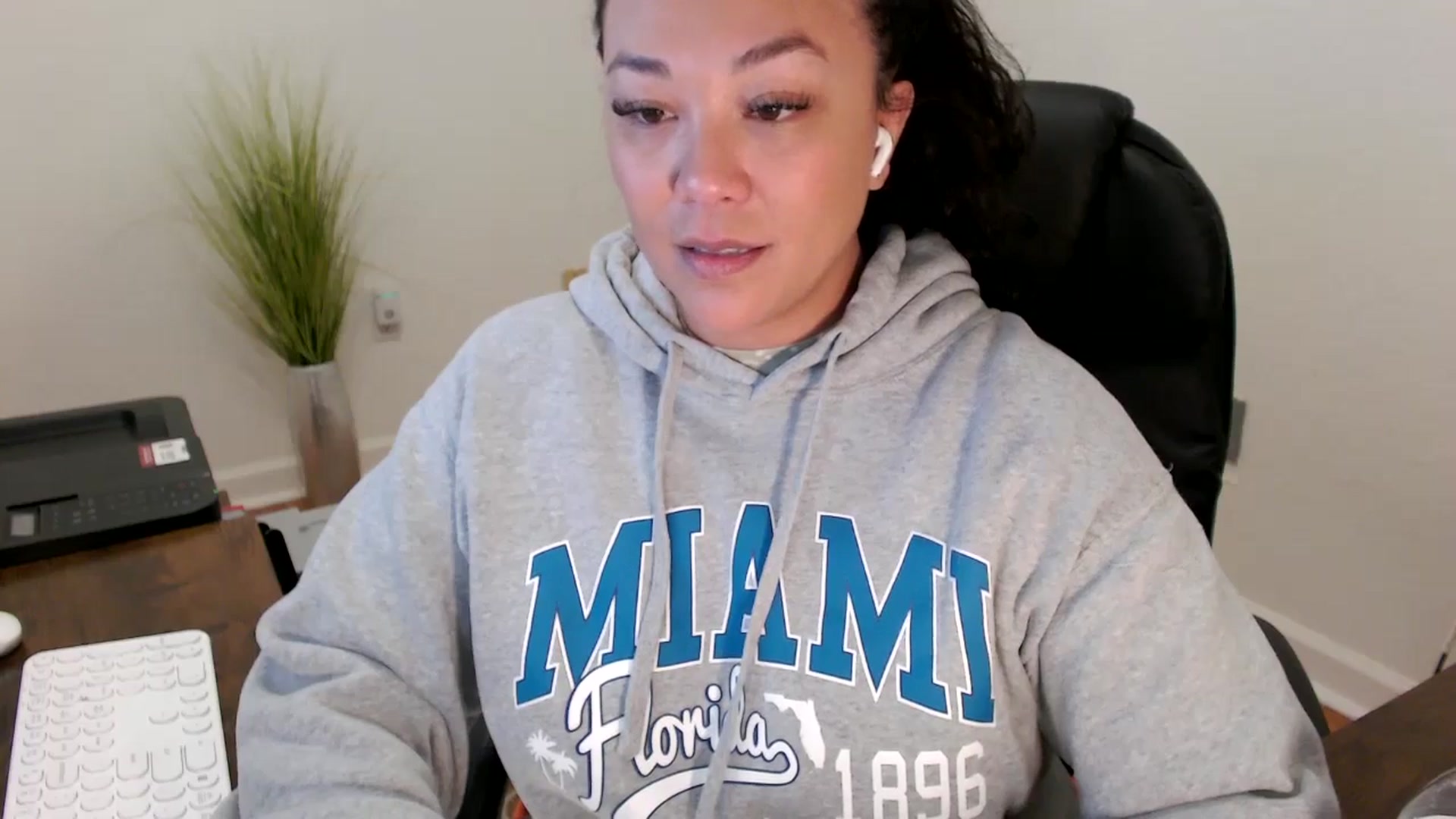 Gallery image thumbnail from MickaylaStar's myfreecams stream on, 02/02/2026, 15:36 image 17 of 20